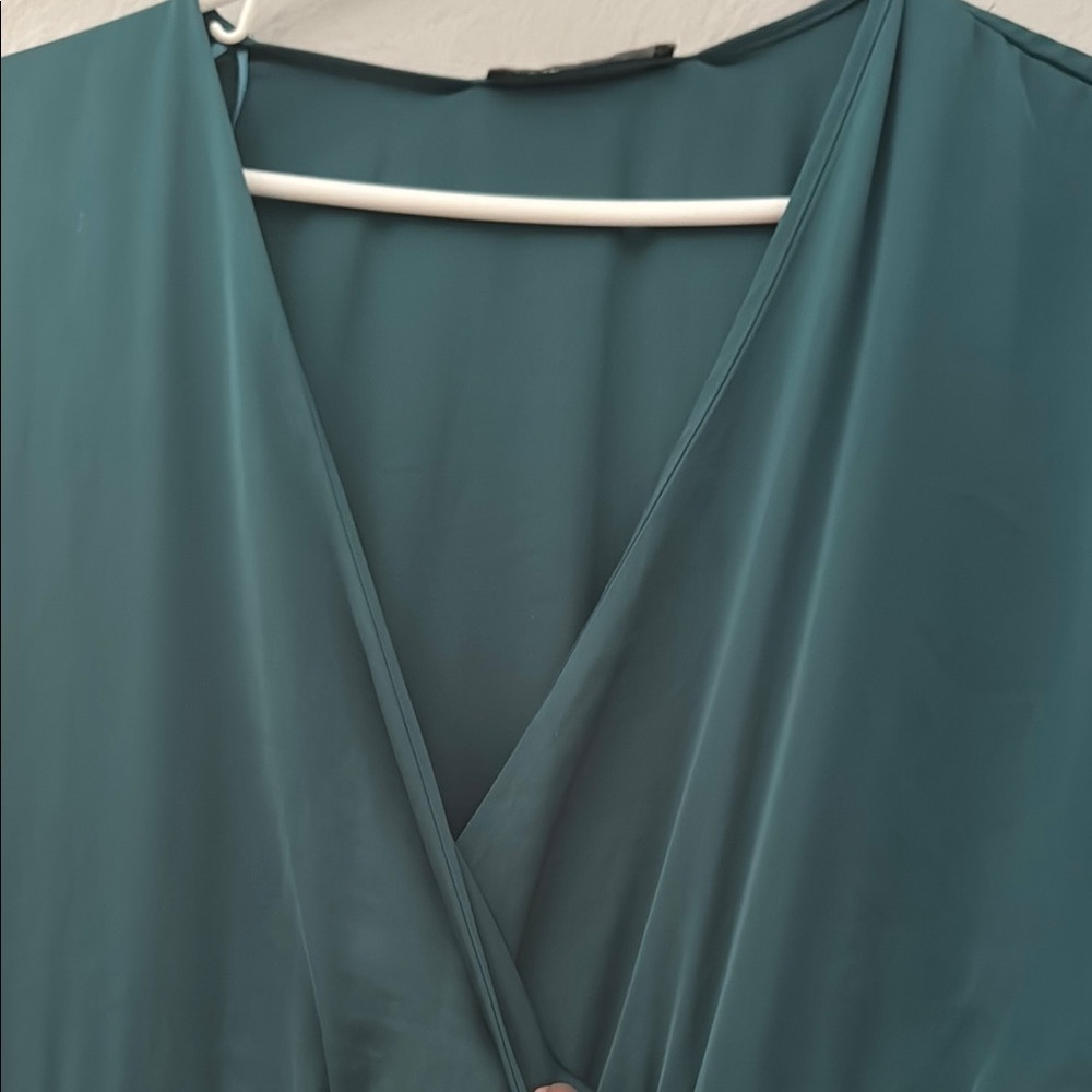 Zara Green Midi Dress with Bishop Sleeves and V-Neck 103 - Picture 2 of 8